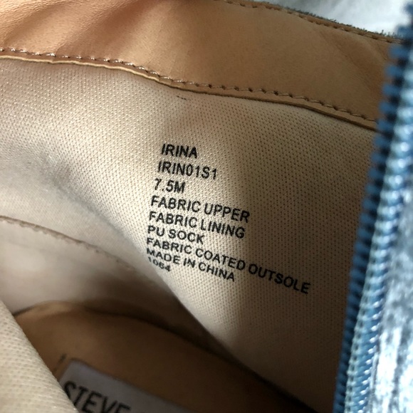 Blue velvet Steve Madden booties - Picture 3 of 3